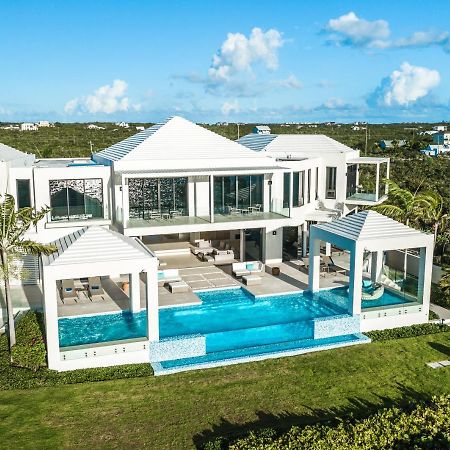 بروفيدنسياليس Triton Luxury Villa المظهر الخارجي الصورة