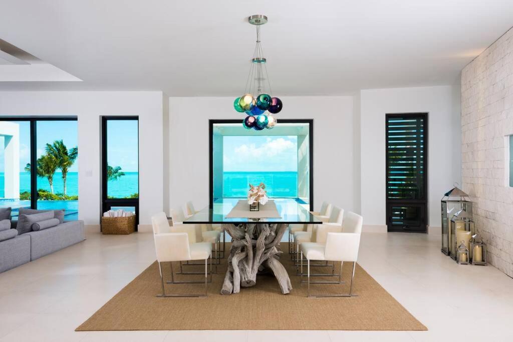 بروفيدنسياليس Triton Luxury Villa المظهر الخارجي الصورة