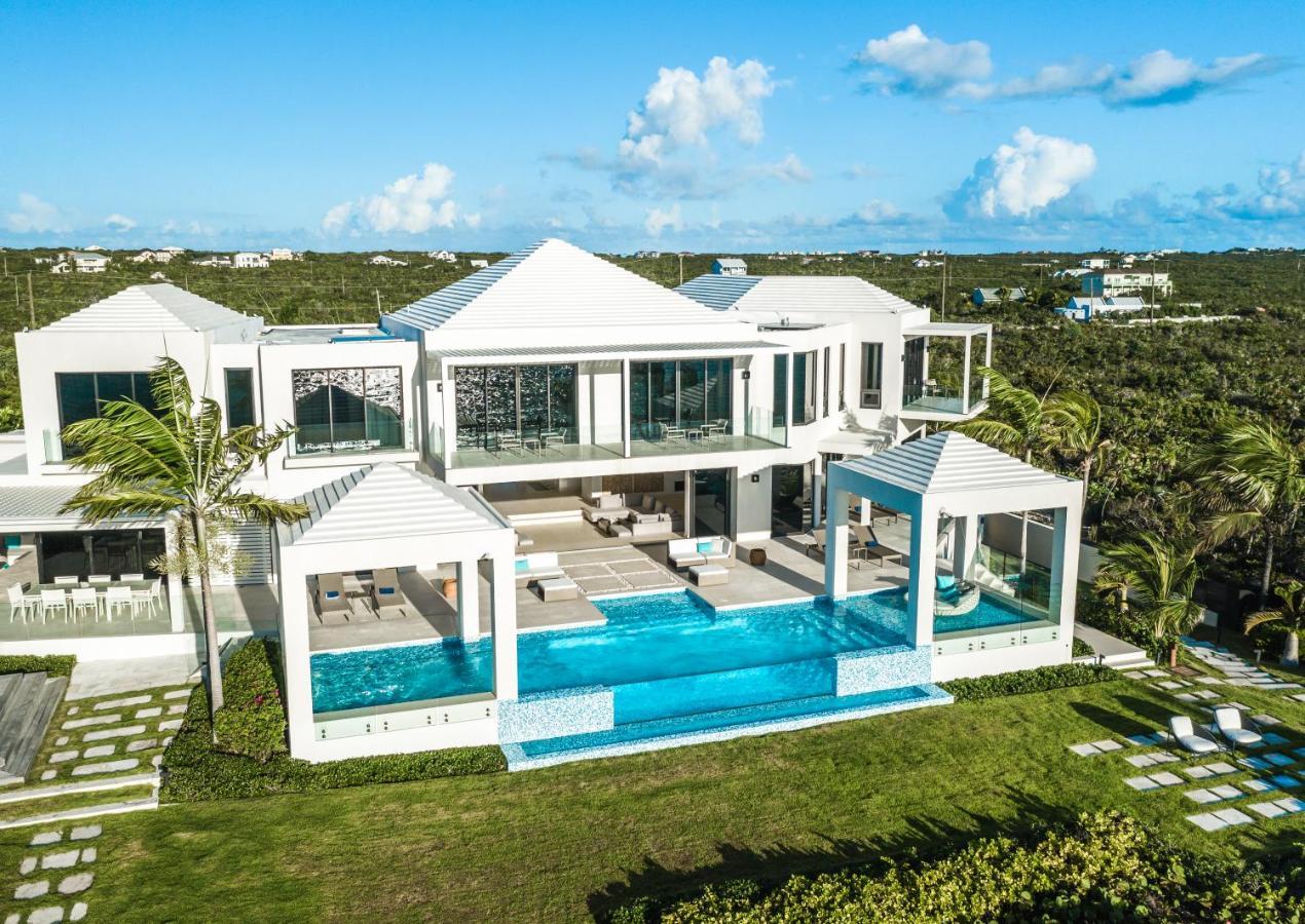 بروفيدنسياليس Triton Luxury Villa المظهر الخارجي الصورة